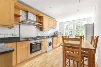 Narbonne Avenue, London, SW4