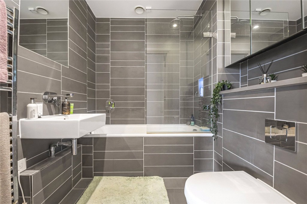 Images for London EAID:4101633374 BID:CLM