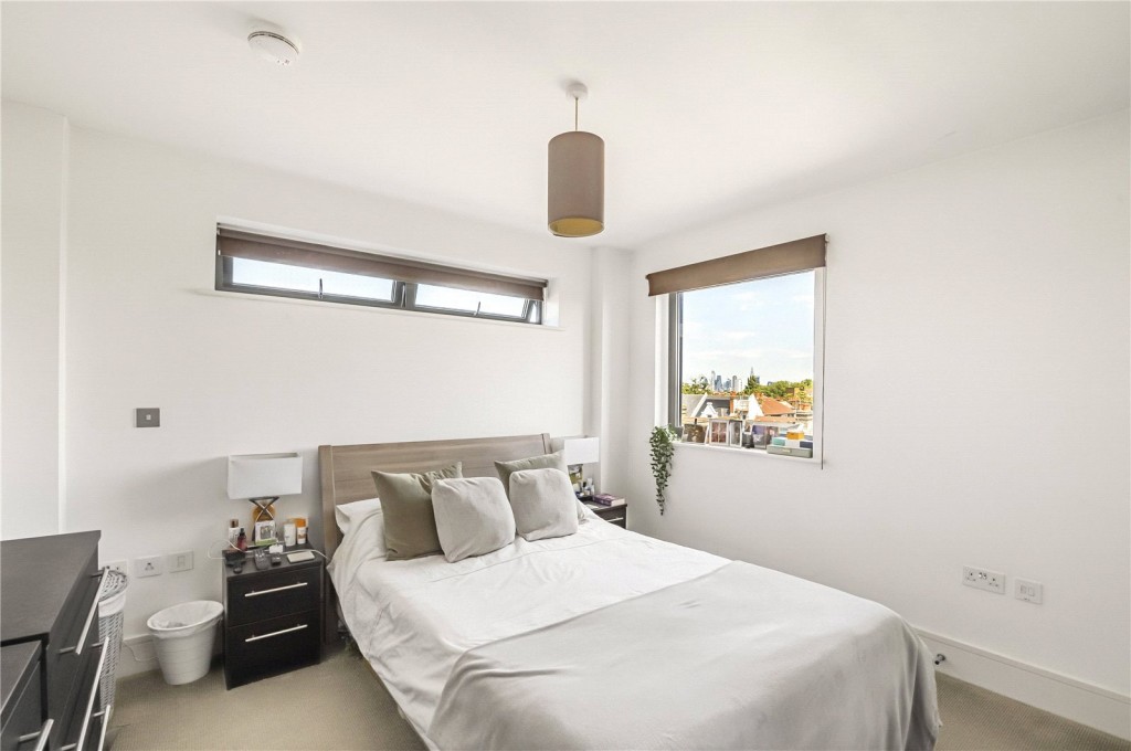 Images for London EAID:4101633374 BID:CLM