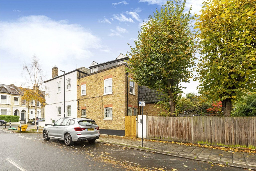 Images for London EAID:4101633374 BID:CLM