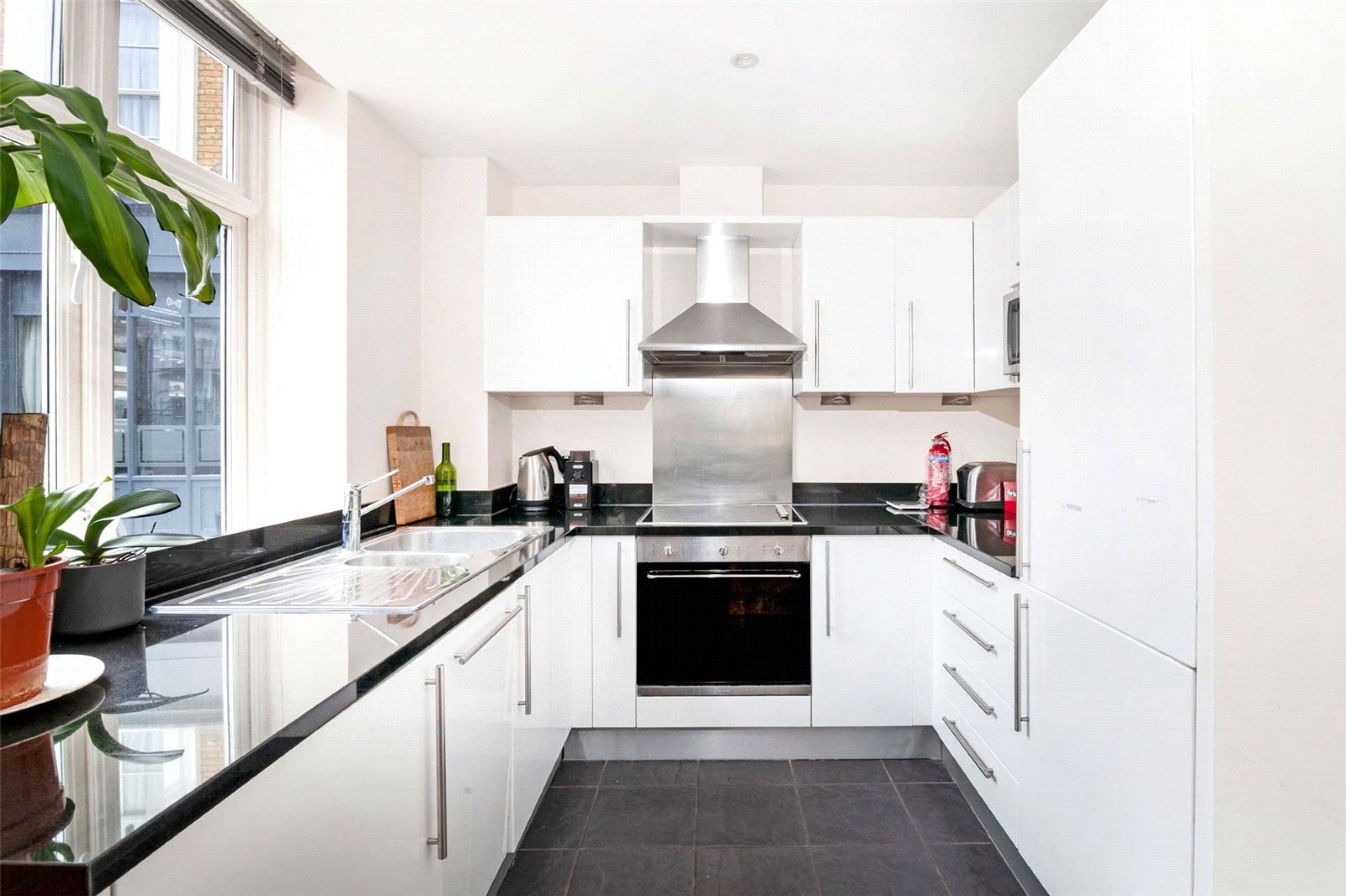 Images for London EAID:4101633374 BID:CLM