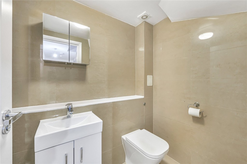 Images for London EAID:4101633374 BID:CLM