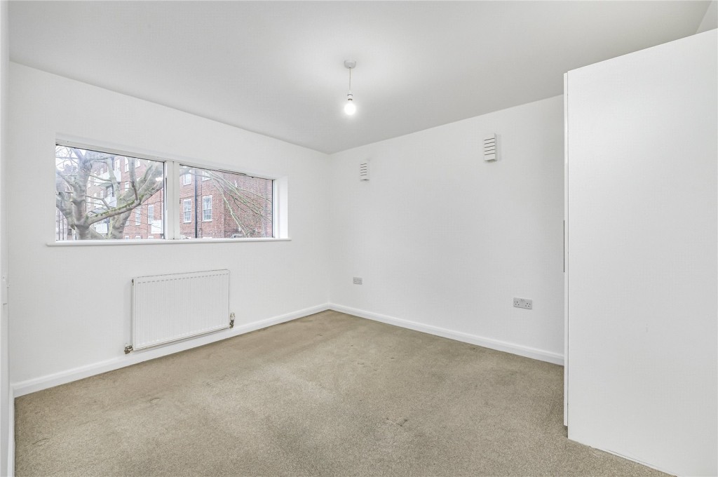 Images for London EAID:4101633374 BID:CLM