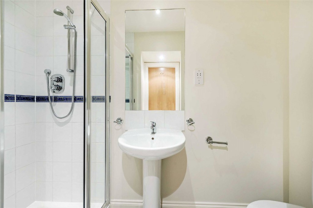 Images for London EAID:4101633374 BID:CLM