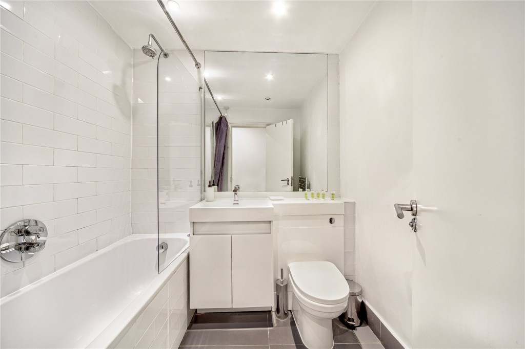 Images for London EAID:4101633374 BID:CLM