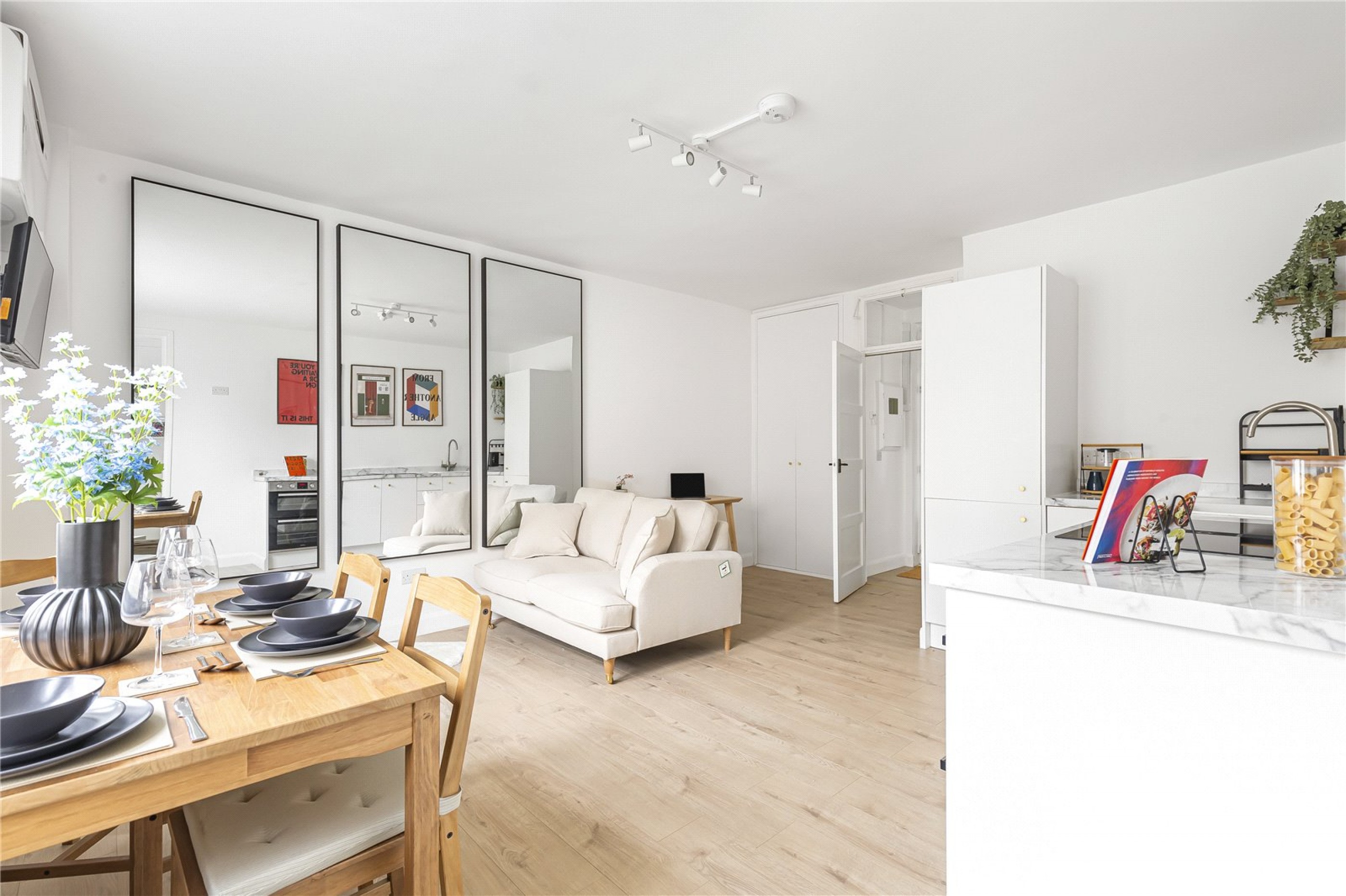 Images for London EAID:163099177 BID:CLM