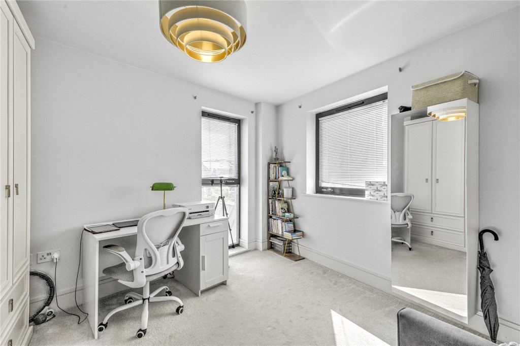 Images for London EAID:4101633374 BID:CLM