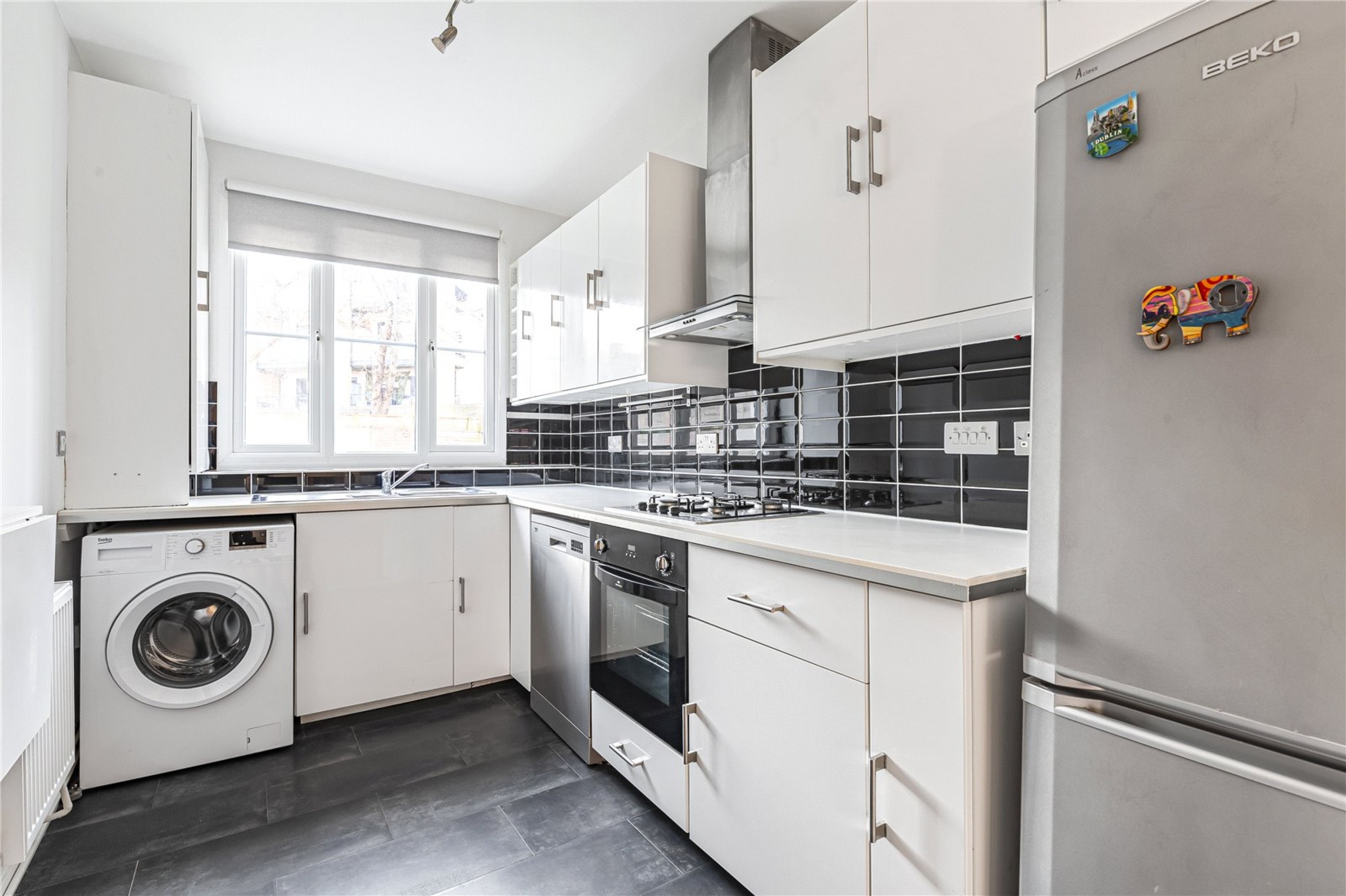 Images for London EAID:4101633374 BID:CLM