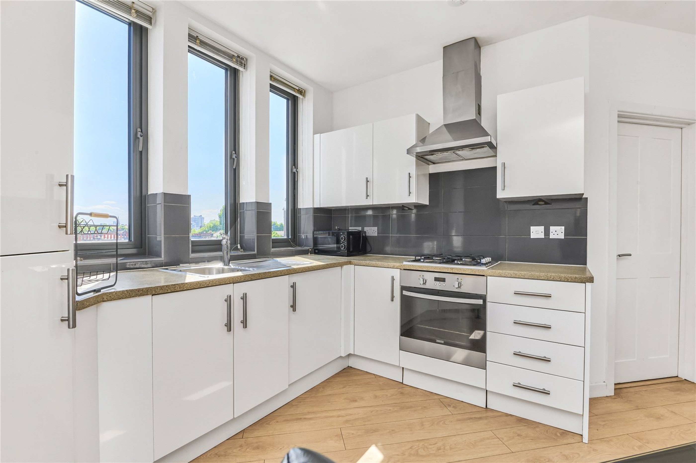 Images for Walworth Road, London EAID:163099177 BID:CLM