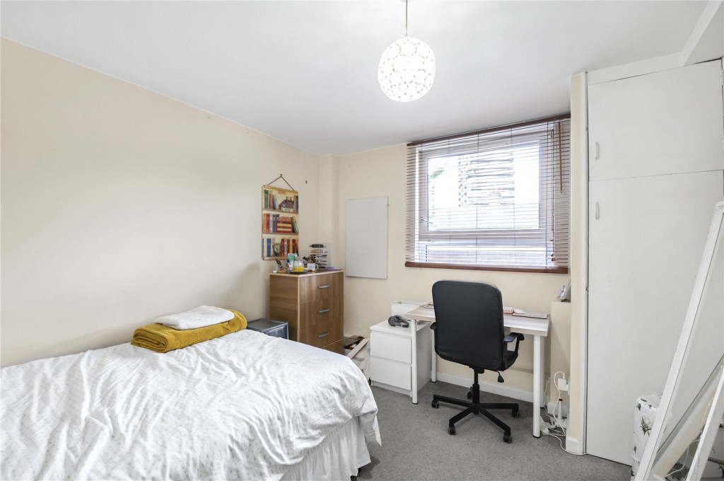 Images for London EAID:4101633374 BID:CLM