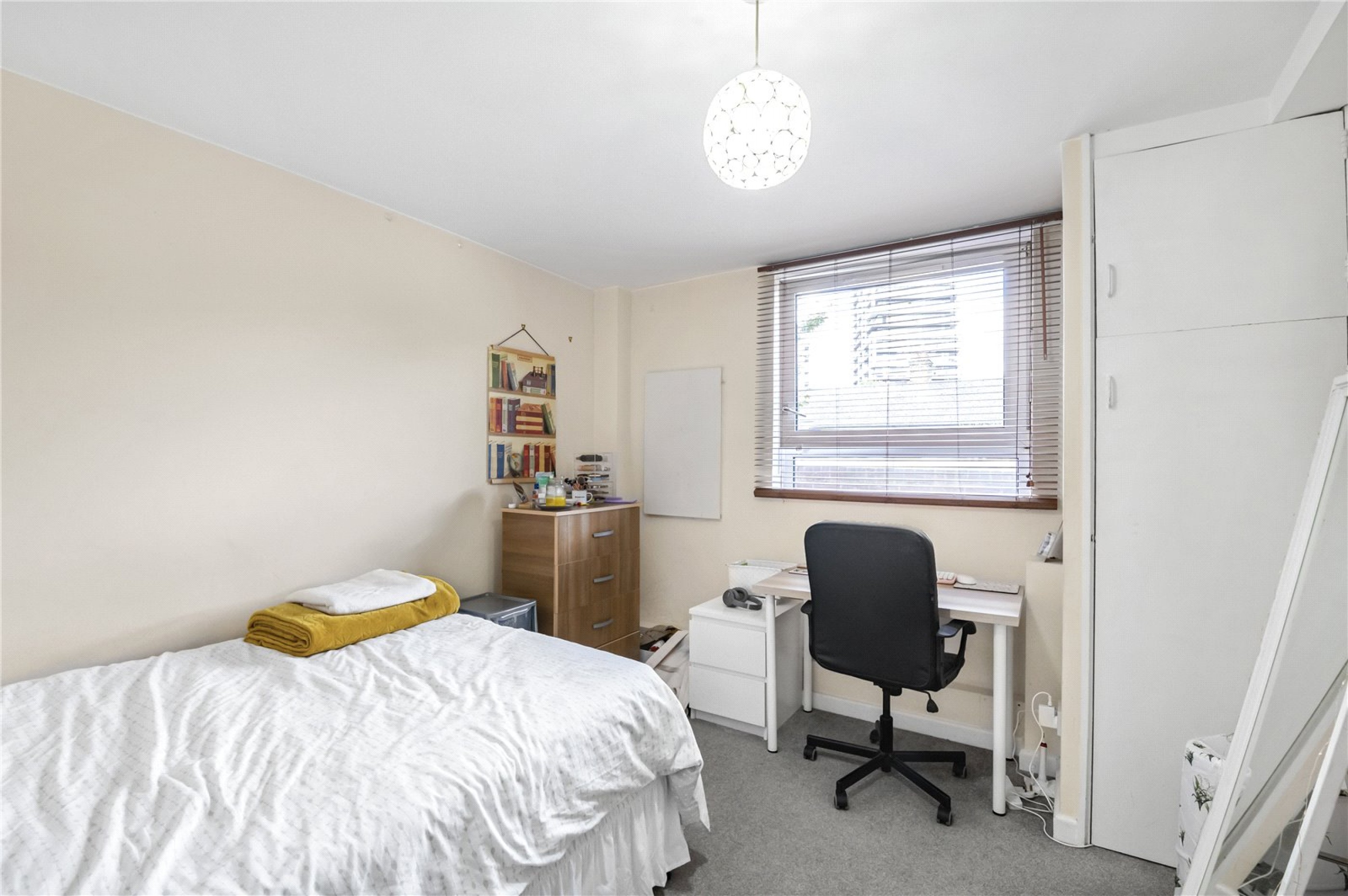 Images for London EAID:4101633374 BID:CLM