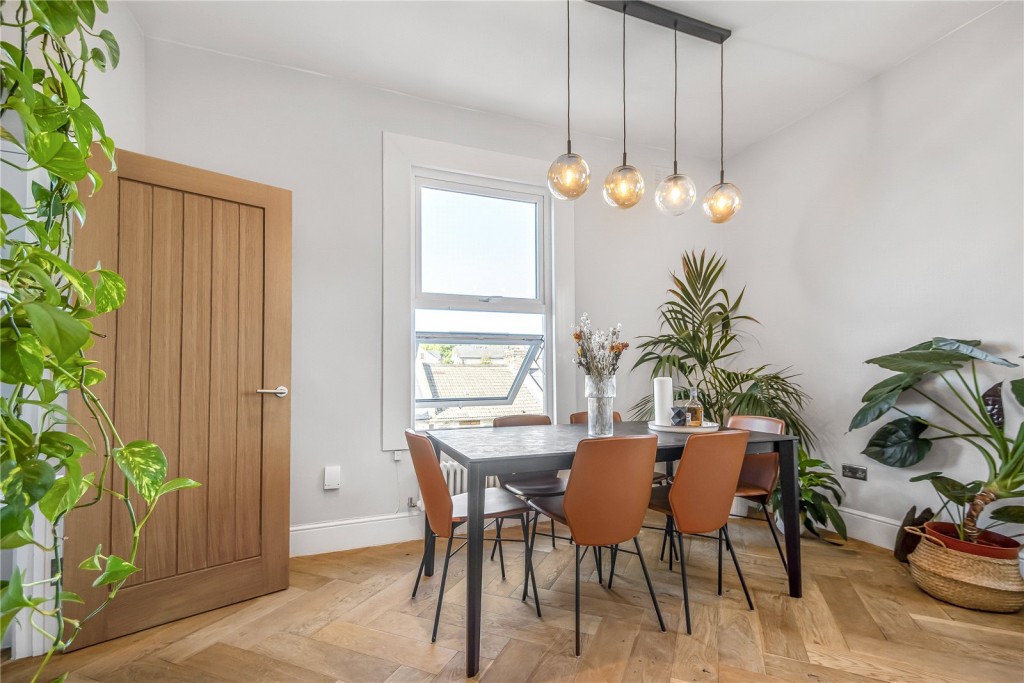 Images for London EAID:4101633374 BID:CLM