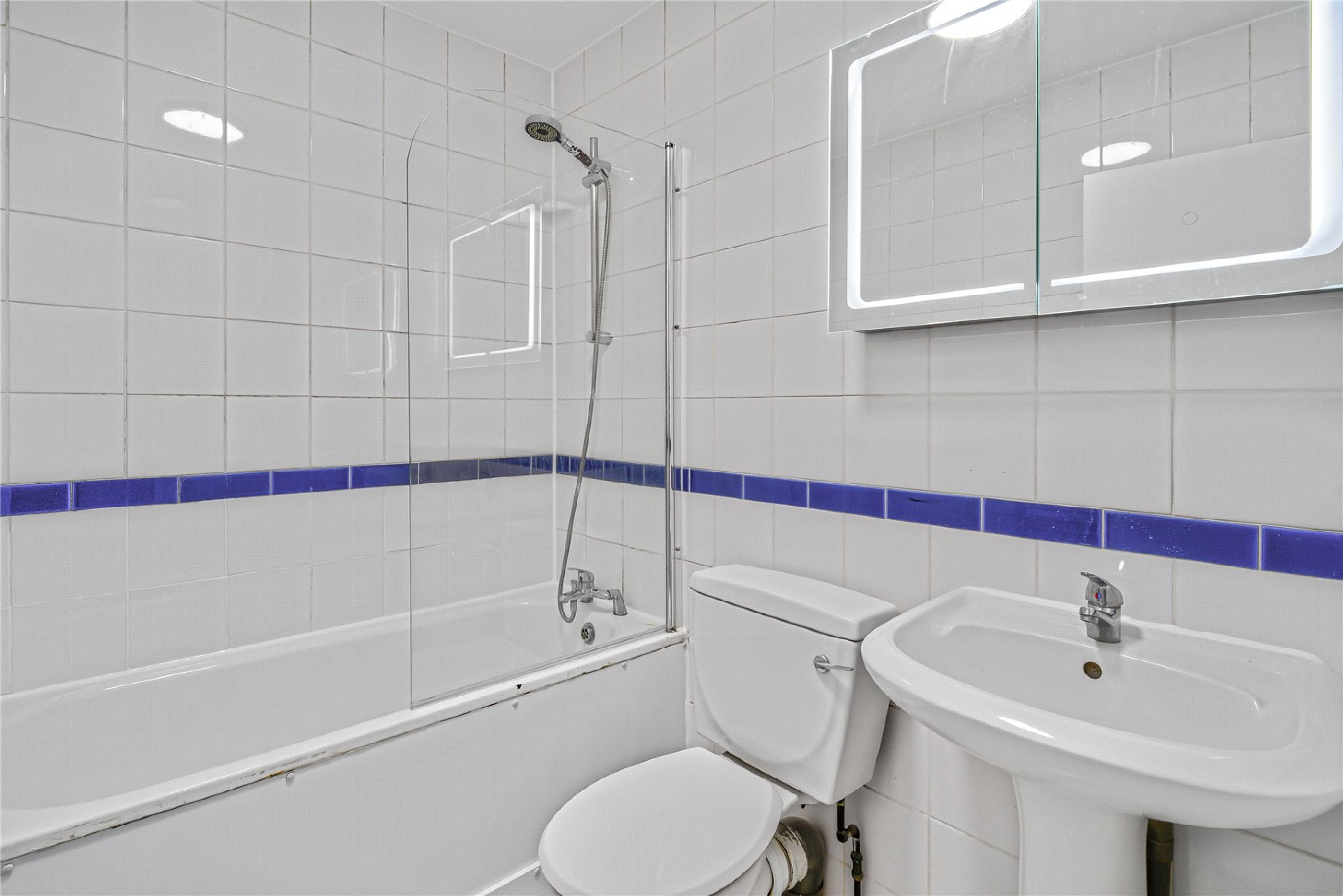 Images for London EAID:4101633374 BID:CLM