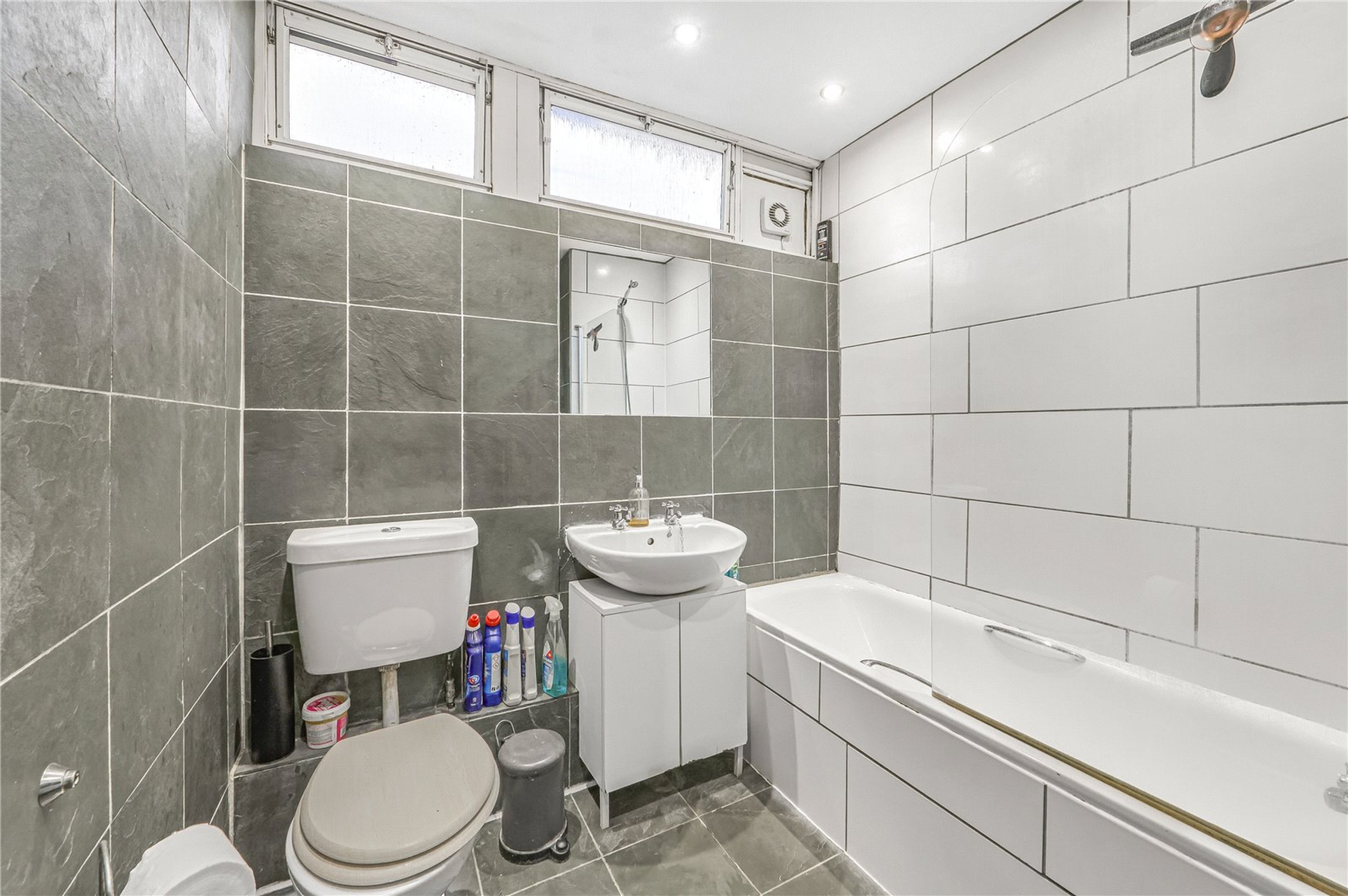 Images for London EAID:4101633374 BID:CLM