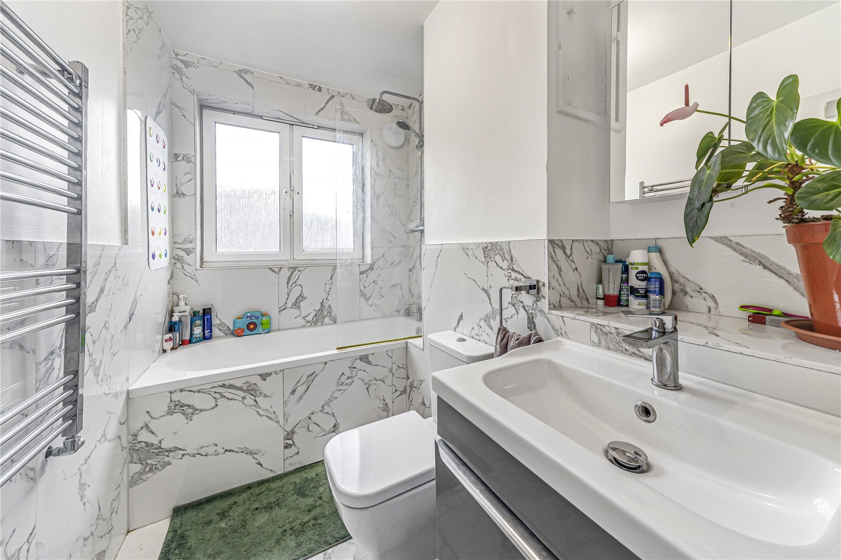 Images for London EAID:4101633374 BID:CLM