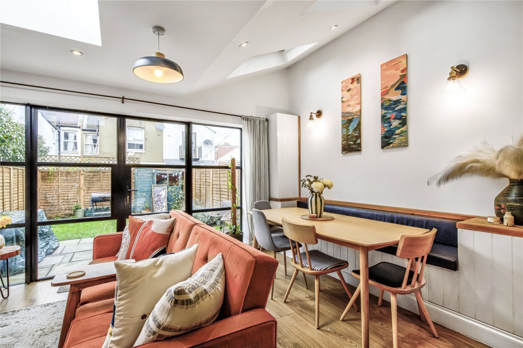 Images for Mitcham EAID:4101633374 BID:BLM