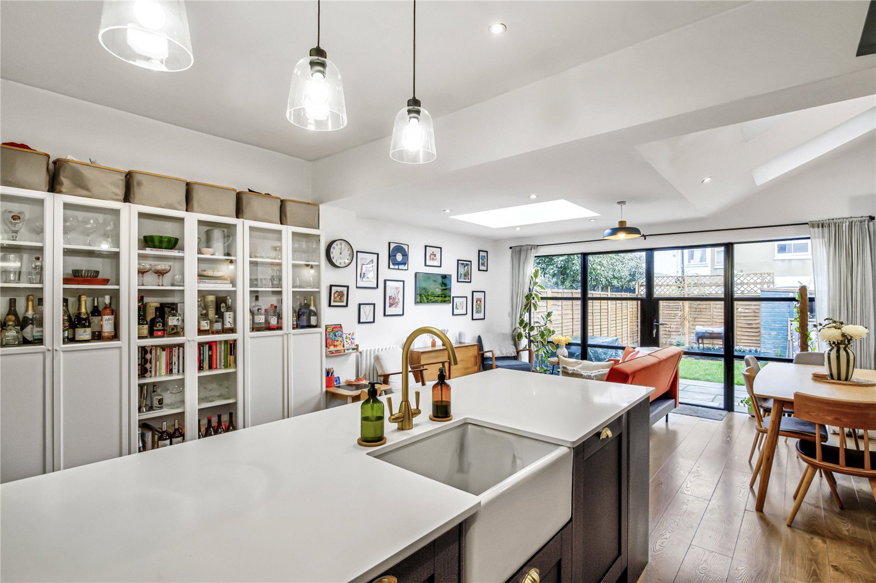 Images for Mitcham EAID:4101633374 BID:BLM