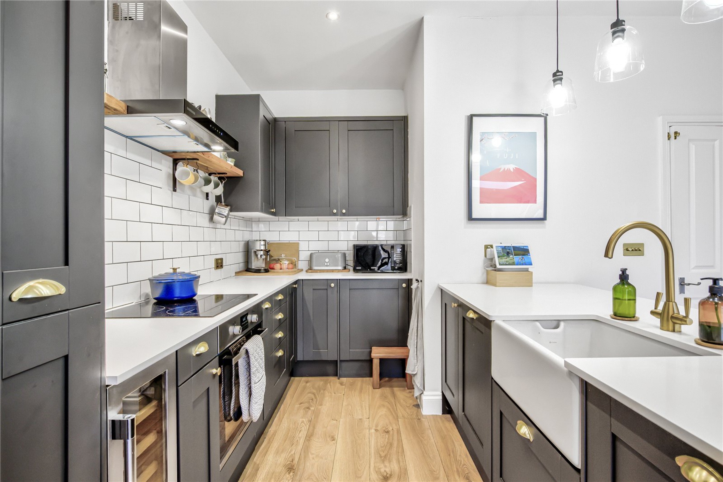 Images for Mitcham EAID:4101633374 BID:BLM