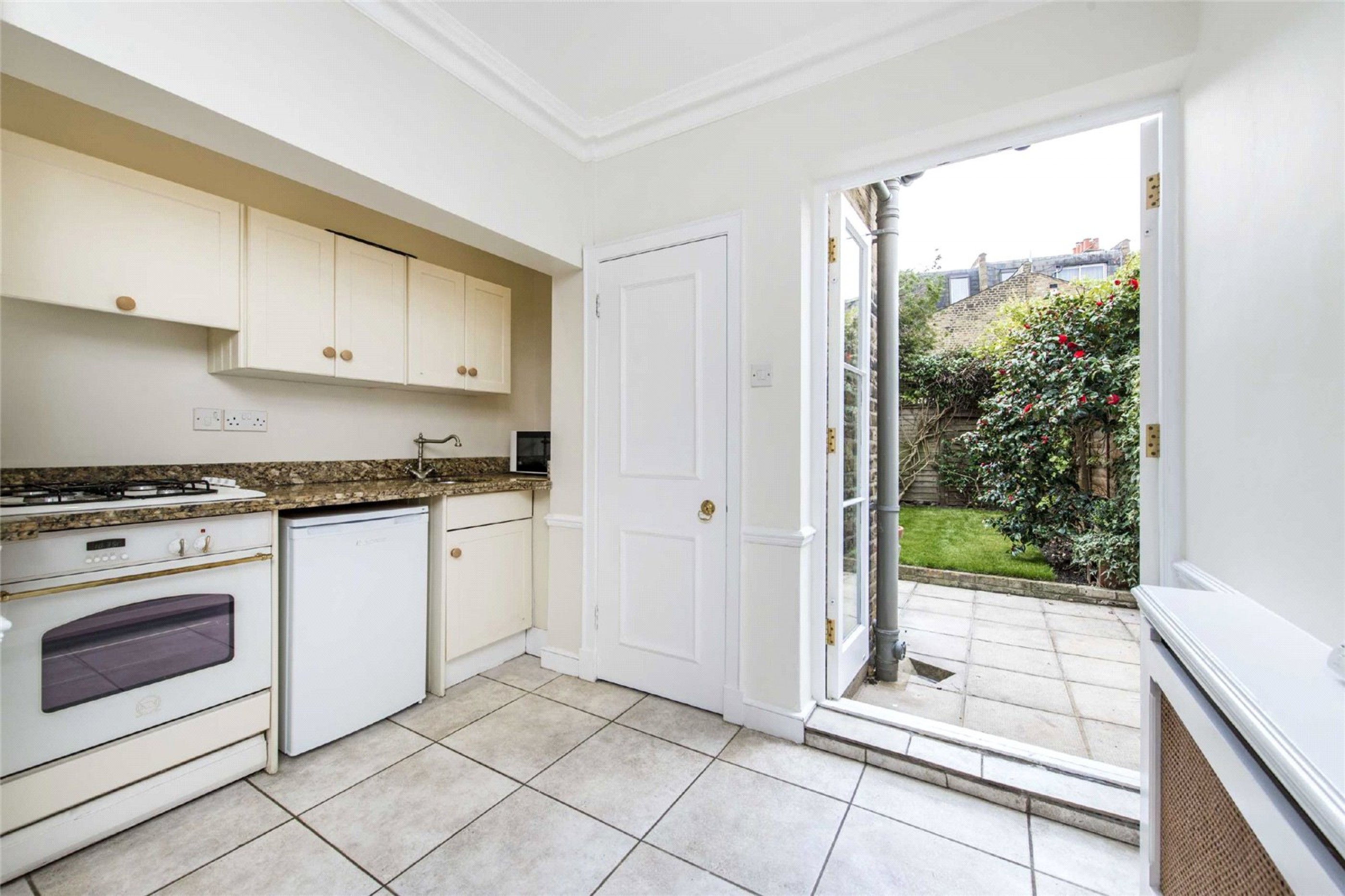 Images for Fulham EAID:4101633374 BID:FLS