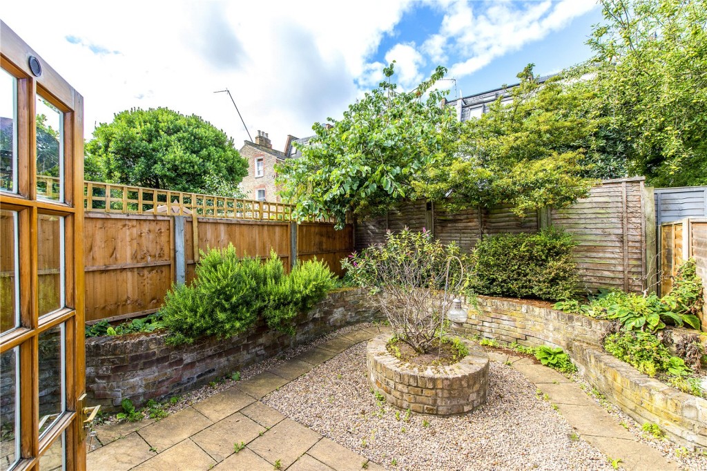 Images for Fulham EAID:163099177 BID:FLS