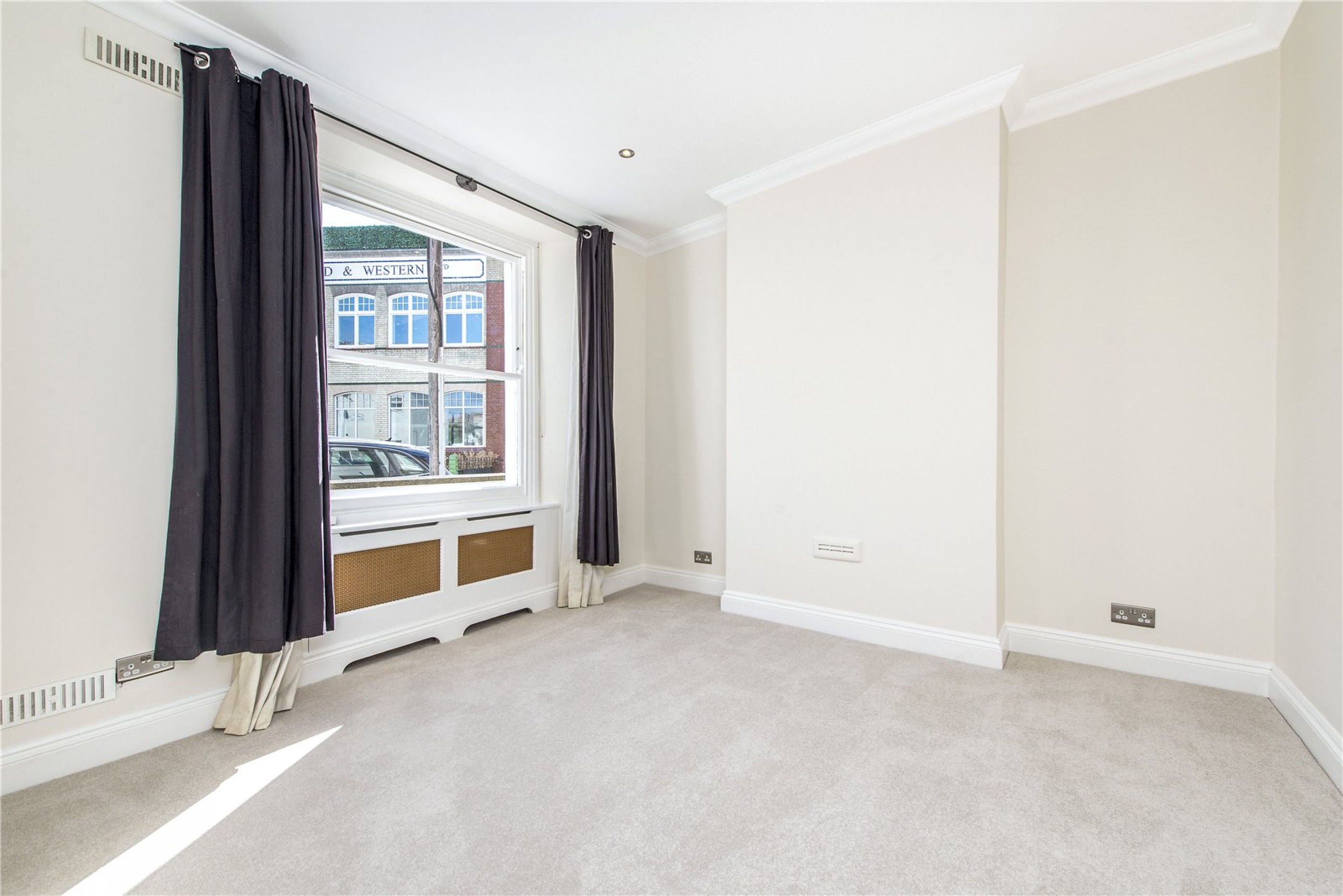 Images for Fulham EAID:163099177 BID:FLS