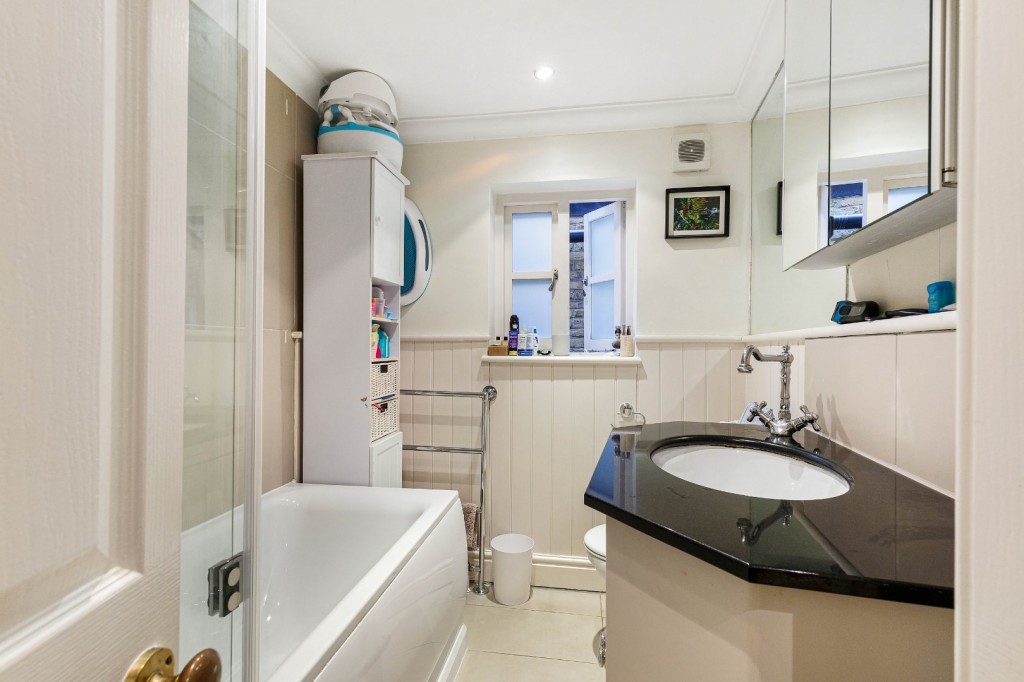 Images for Fulham EAID:4101633374 BID:FLS