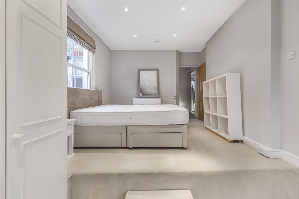 Images for Fulham EAID:4101633374 BID:FLS