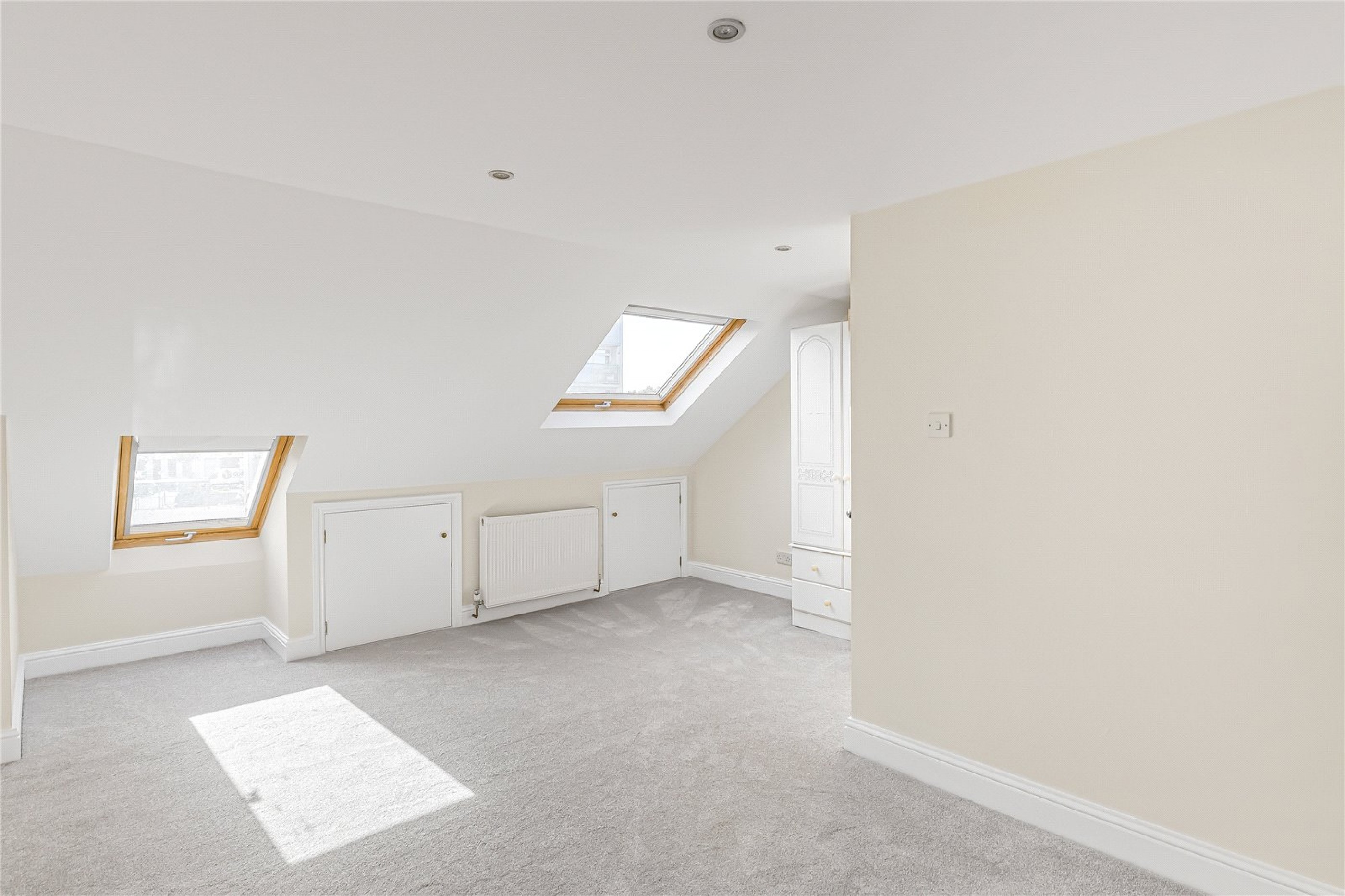 Images for Fulham EAID:4101633374 BID:FLS