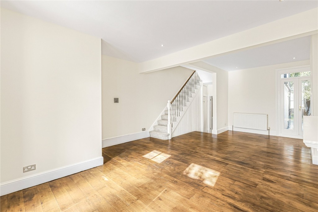 Images for Fulham EAID:4101633374 BID:FLS