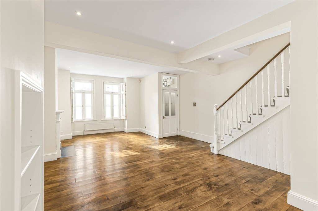 Images for Fulham EAID:4101633374 BID:FLS