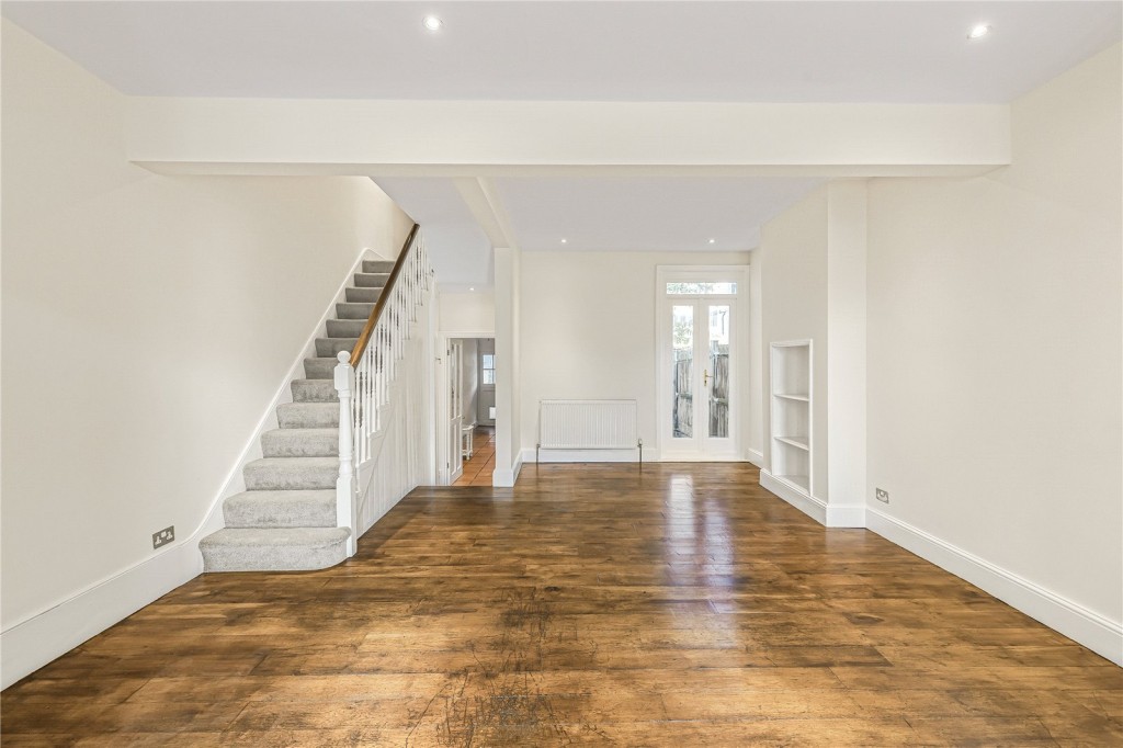 Images for Fulham EAID:4101633374 BID:FLS