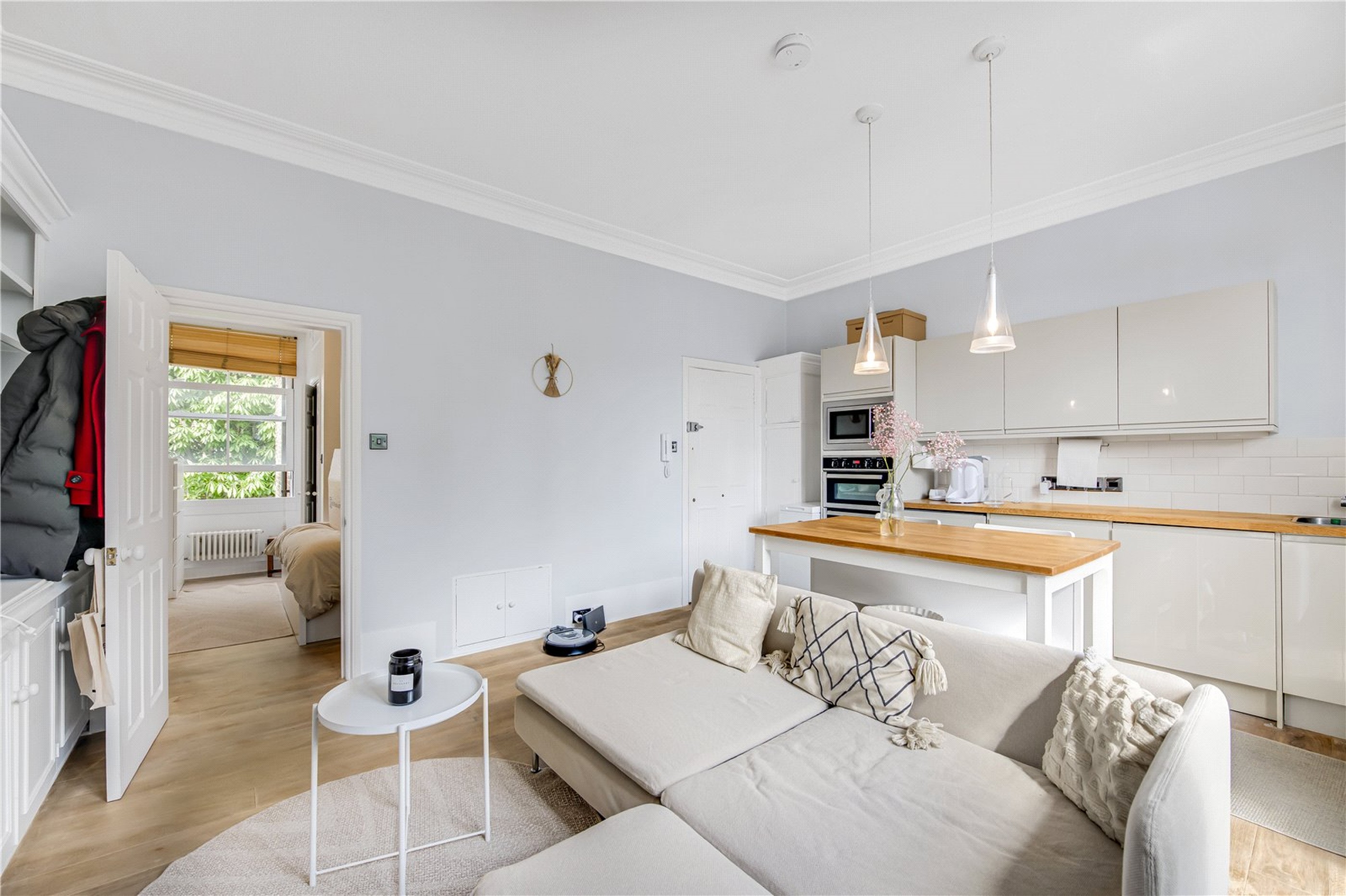Images for Fulham EAID:2779446722 BID:FLS