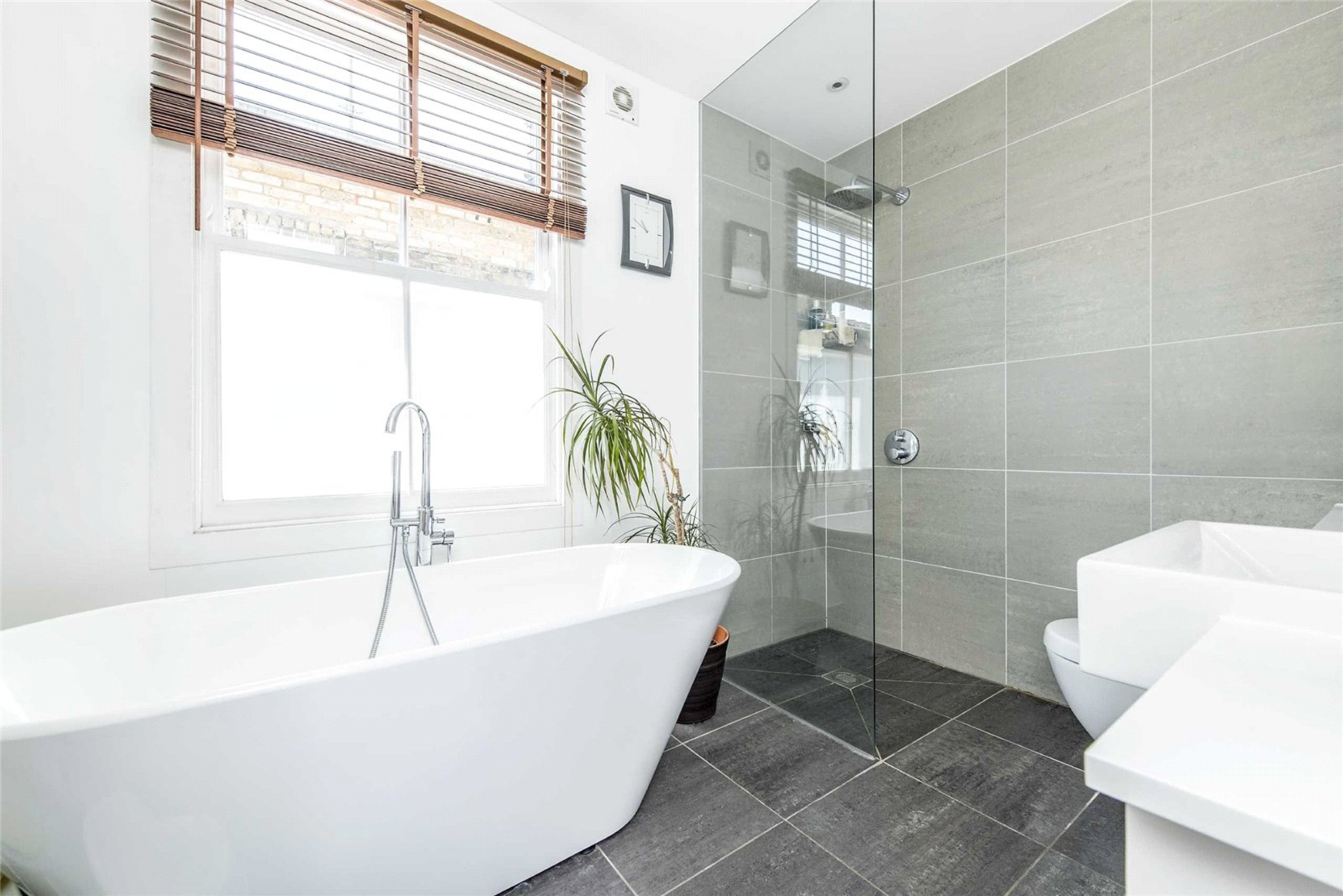 Images for Fulham EAID:163099177 BID:FLS