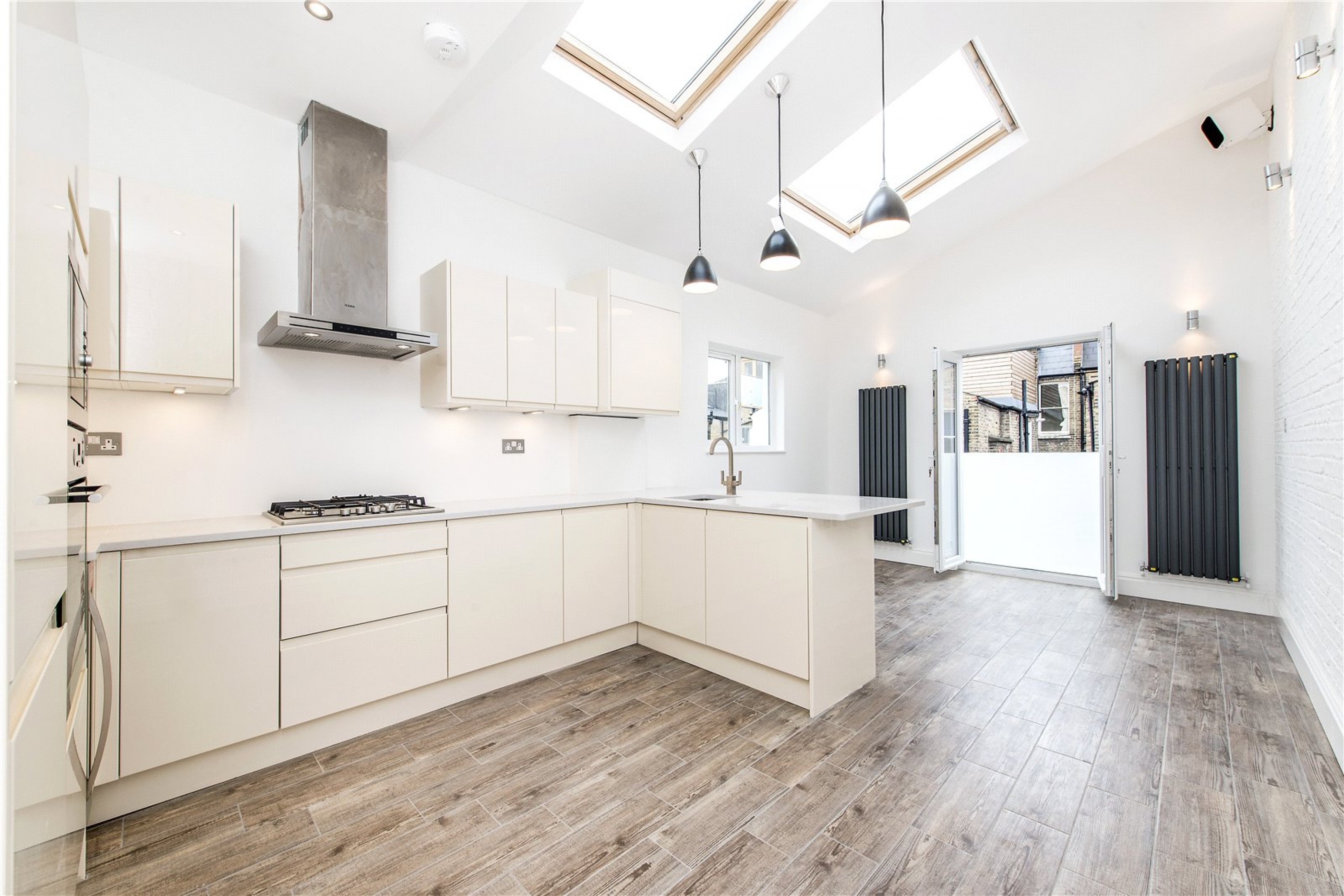 Images for Fulham EAID:163099177 BID:FLS