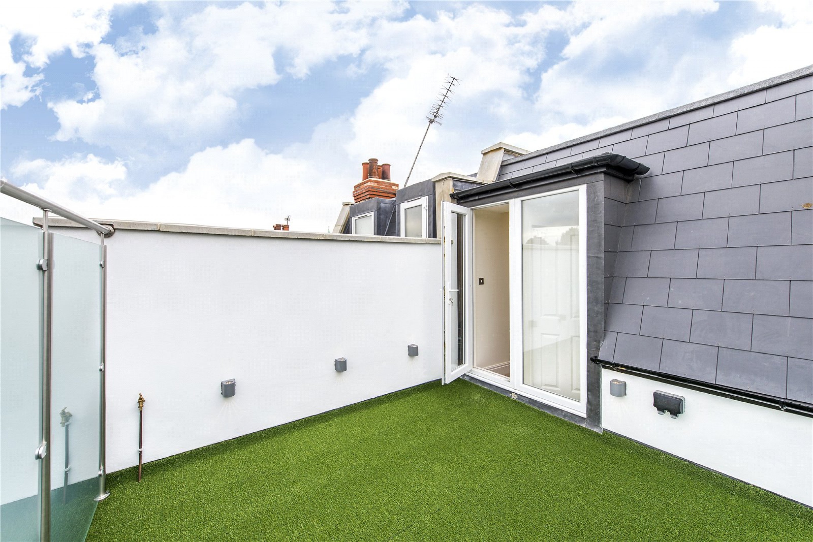 Images for Fulham EAID:163099177 BID:FLS