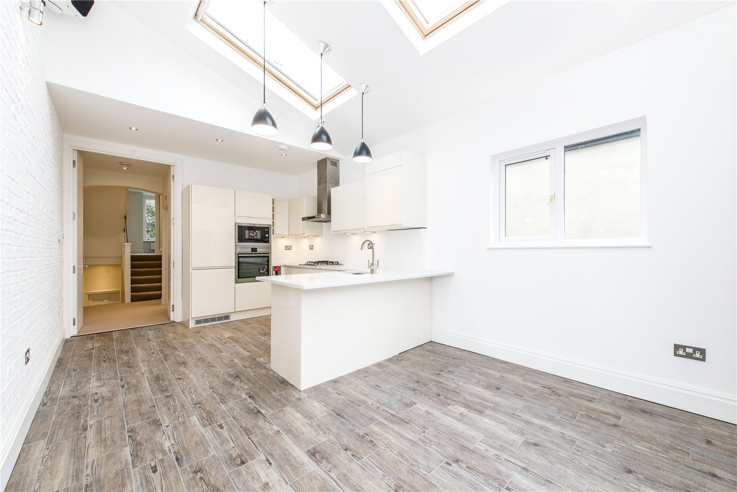 Images for Fulham EAID:163099177 BID:FLS