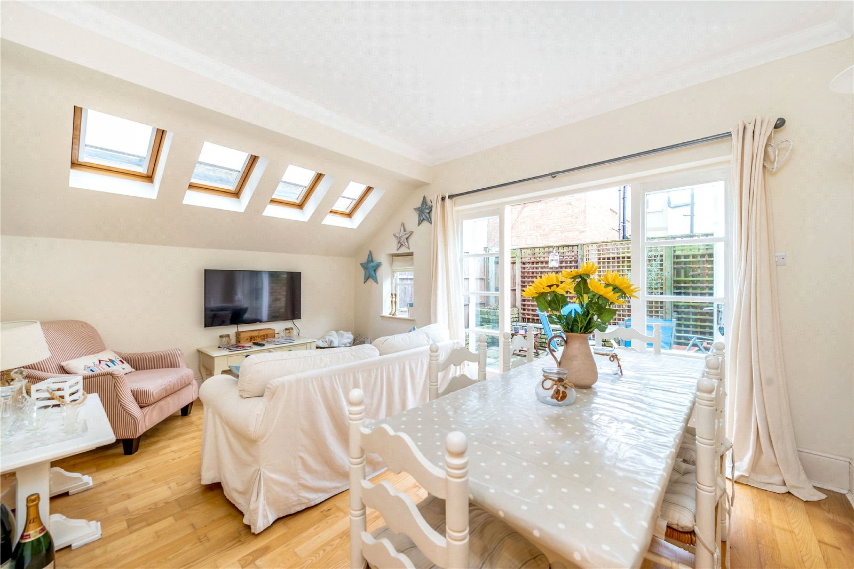 Images for Fulham EAID:163099177 BID:FLS