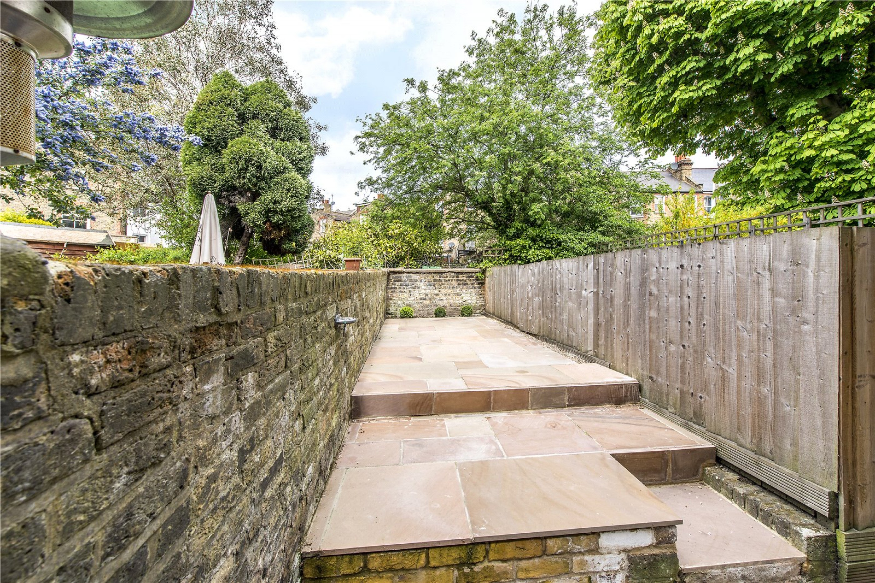 Images for Fulham EAID:4101633374 BID:FLS