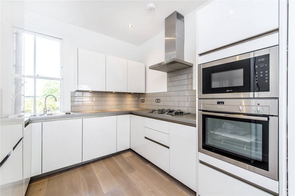Images for Fulham EAID:4101633374 BID:FLS