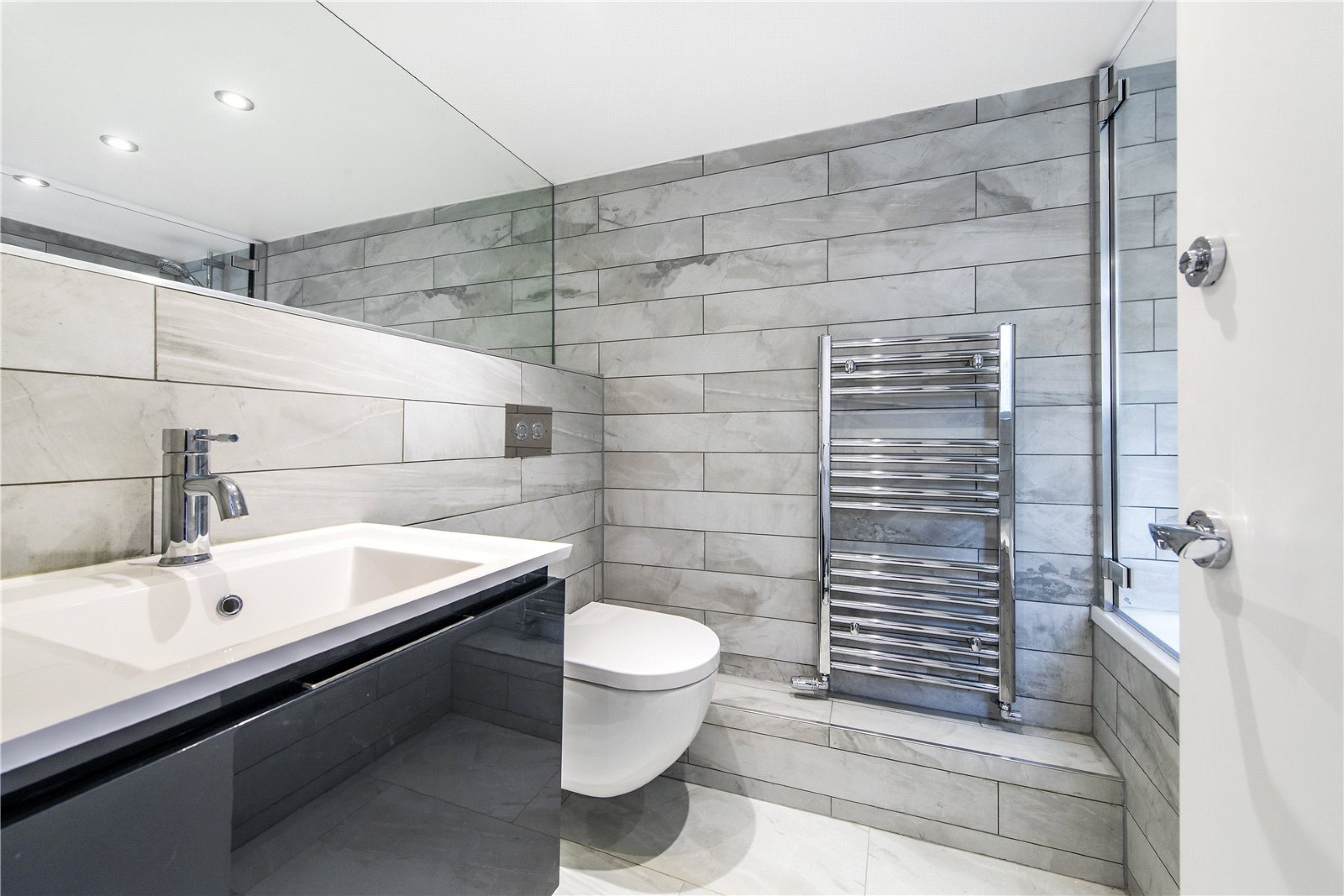 Images for Fulham EAID:4101633374 BID:FLS