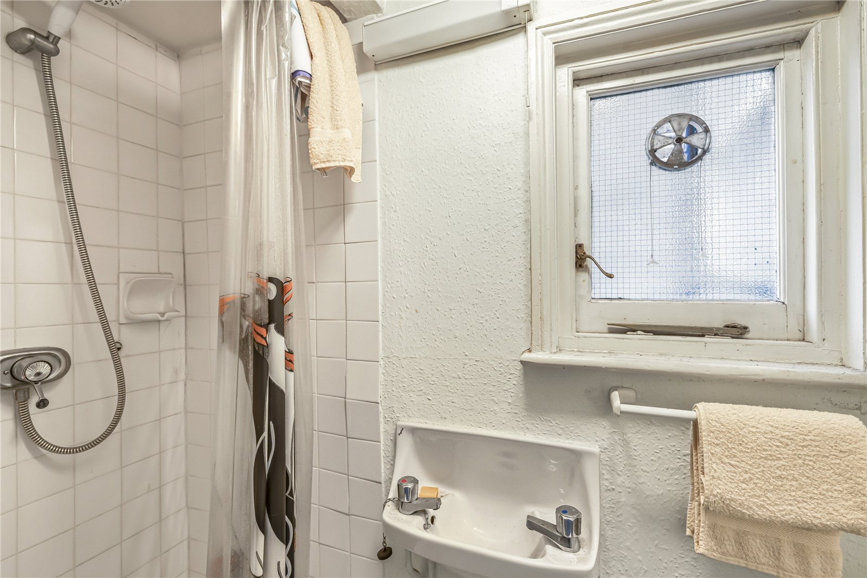 Images for Fulham EAID:4101633374 BID:FLS