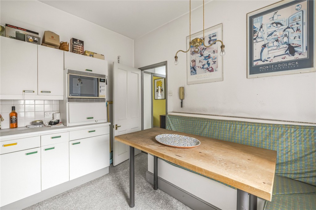 Images for Fulham EAID:4101633374 BID:FLS