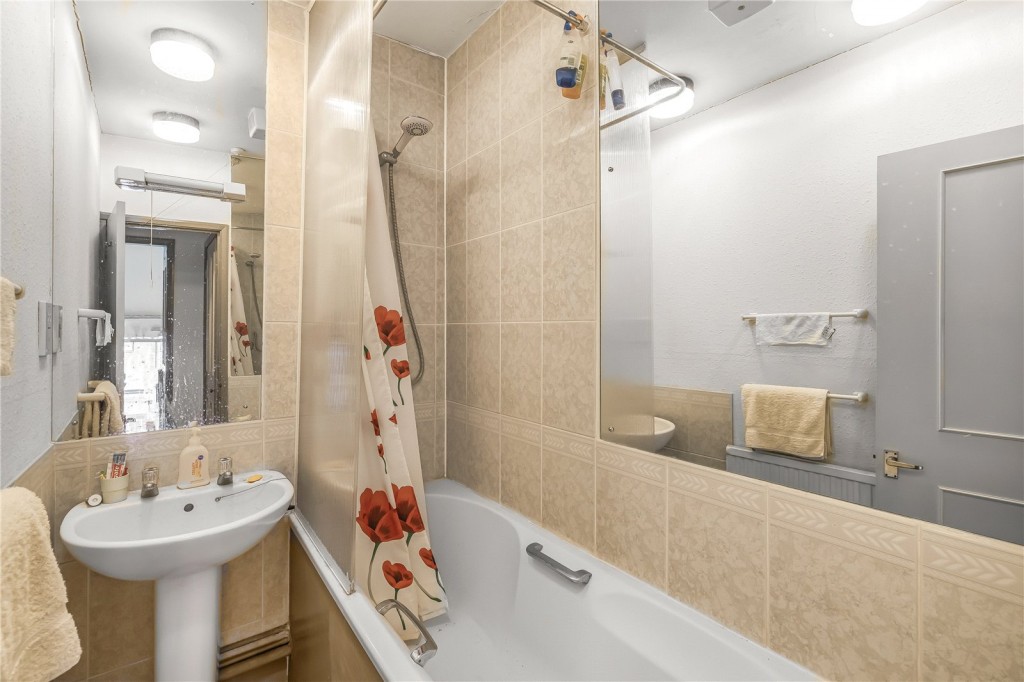 Images for Fulham EAID:4101633374 BID:FLS