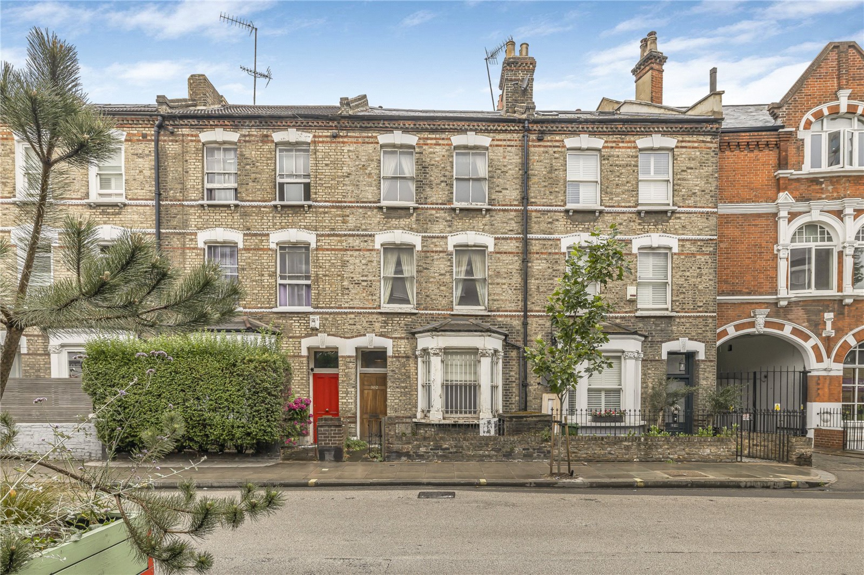 Images for Fulham EAID:4101633374 BID:FLS