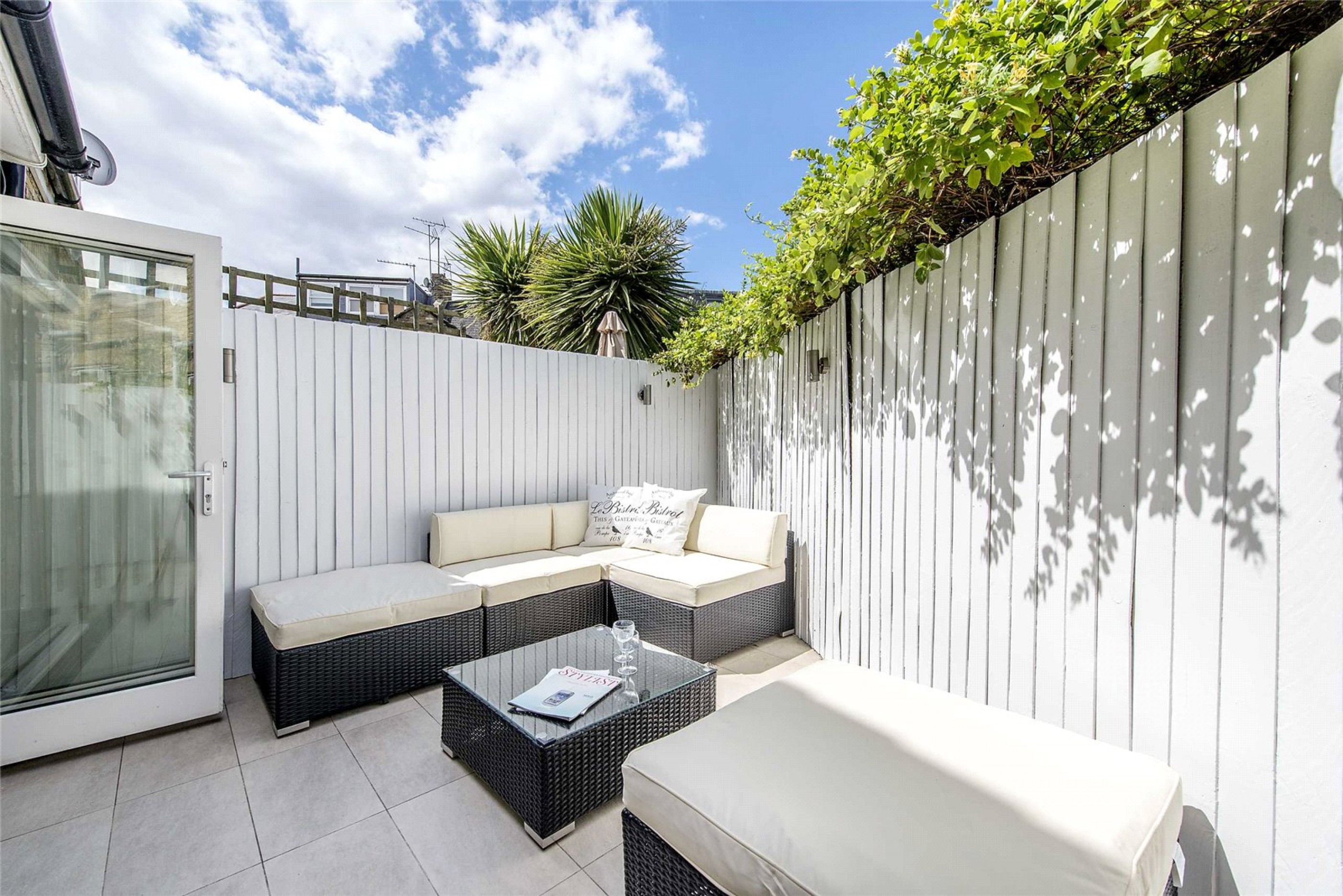 Images for Fulham EAID:163099177 BID:FLS