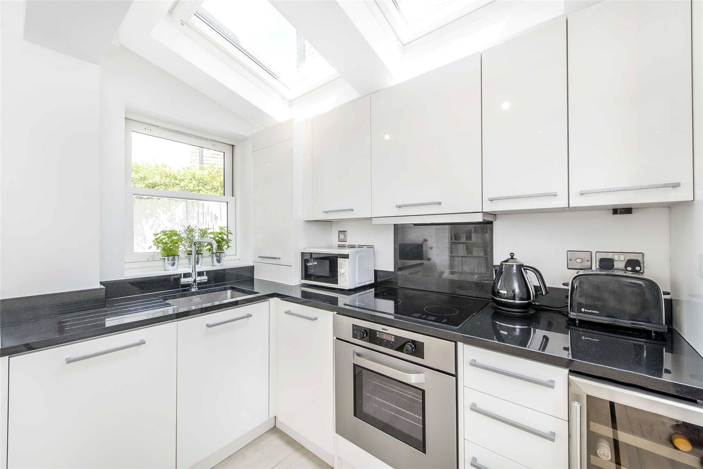 Images for Fulham EAID:163099177 BID:FLS