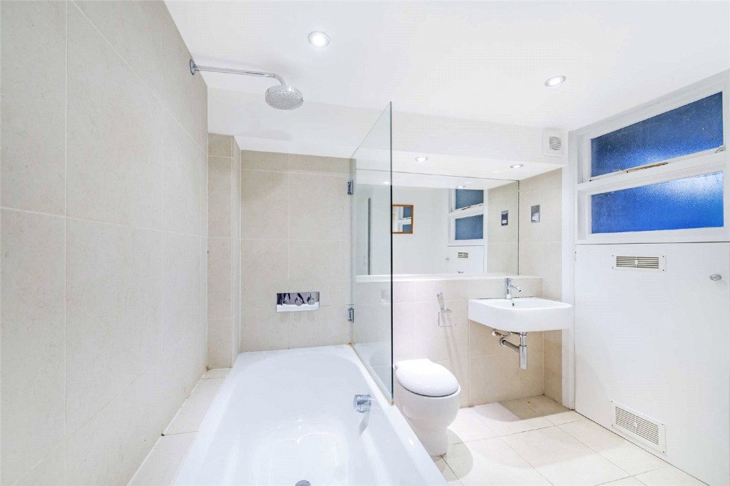 Images for Fulham EAID:4101633374 BID:FLS