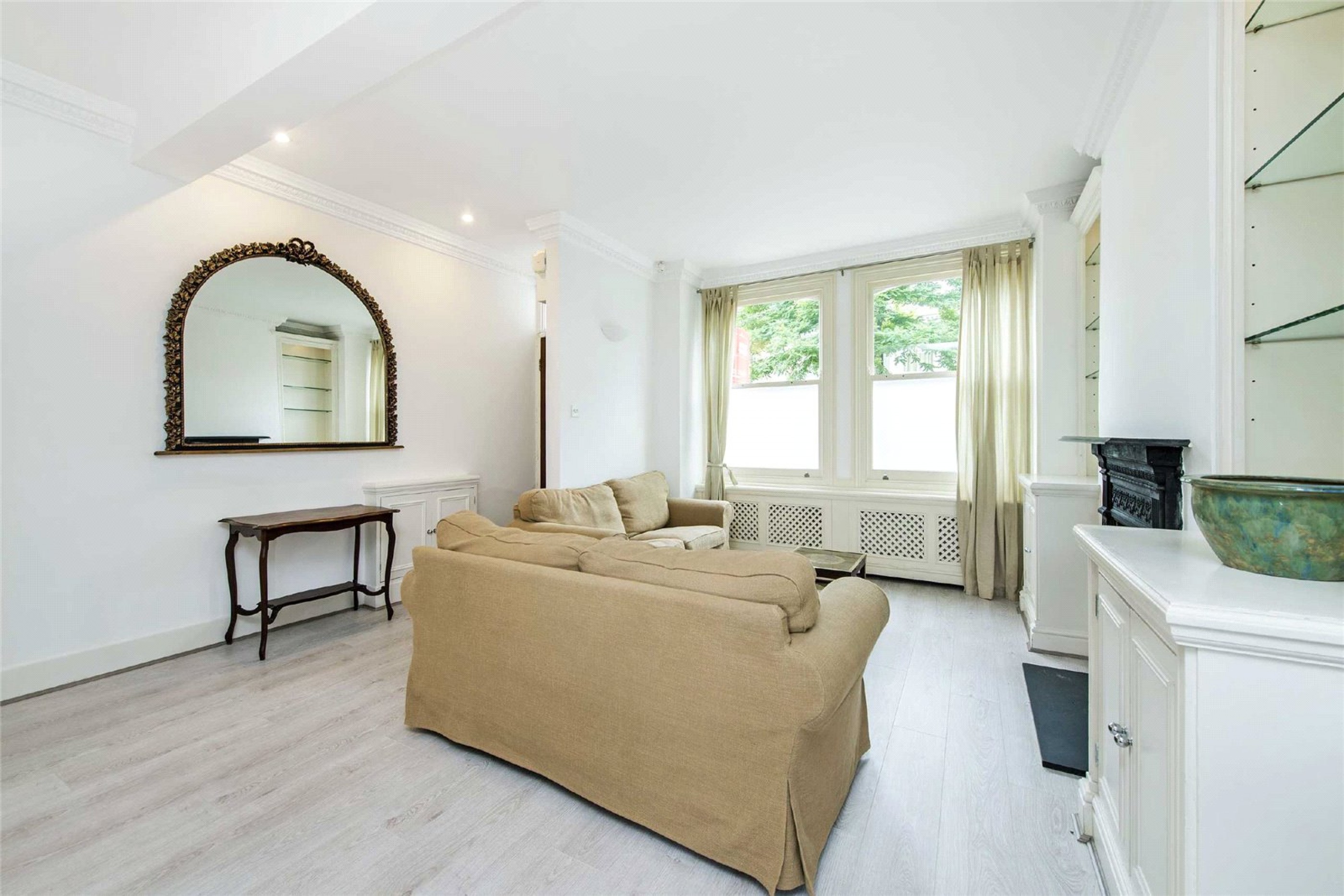Images for Fulham EAID:4101633374 BID:FLS