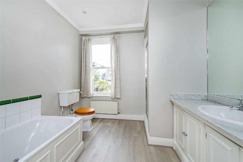 Images for Fulham EAID:4101633374 BID:FLS
