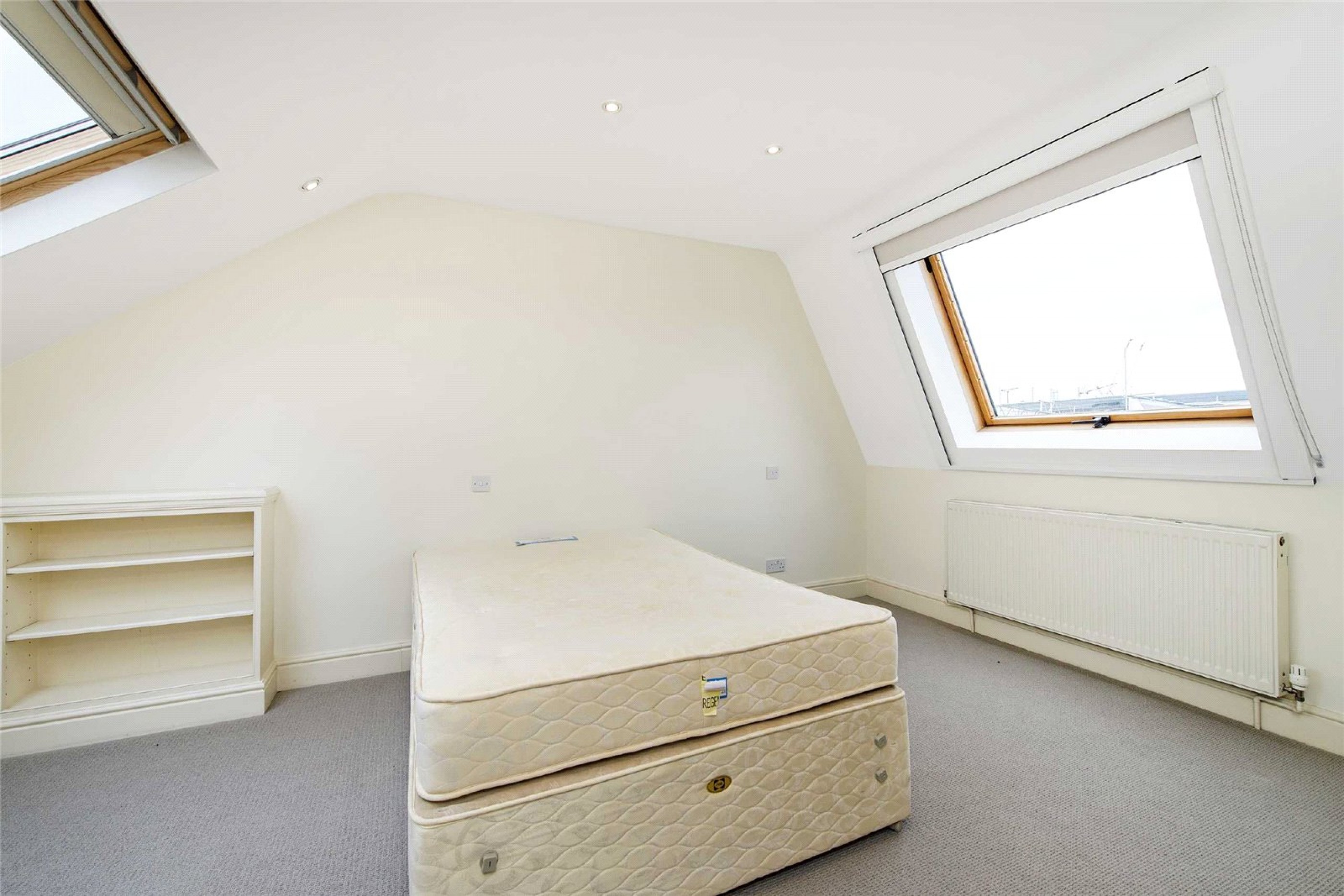 Images for Fulham EAID:4101633374 BID:FLS